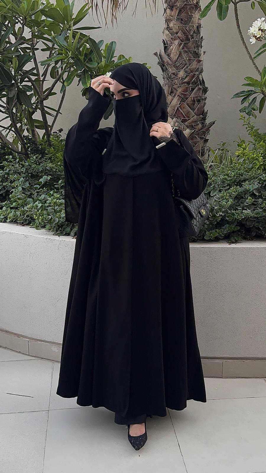 MUDHAWI ABAYA | عباية مضاوي