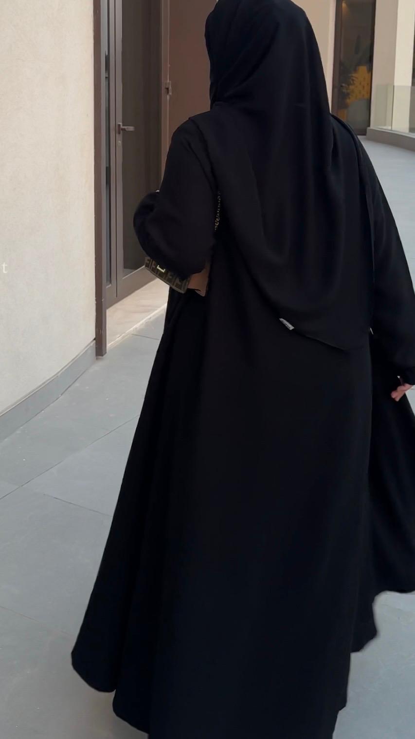 KHZAMA ABAYA | عباية خزامى
